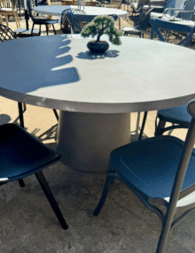 Dagua Concrete Outdoor Dining Table
